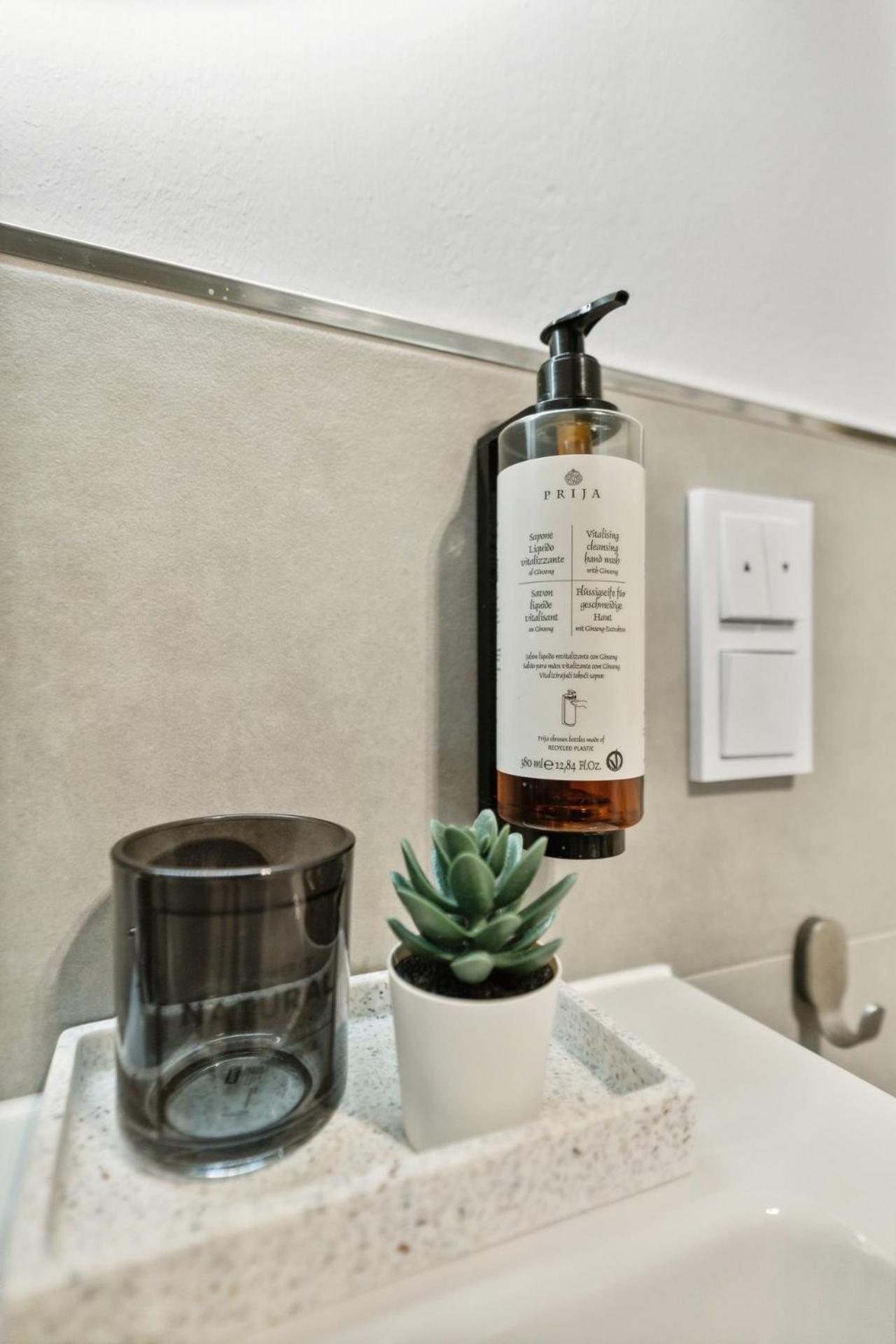 Deluxe Apartment In Bielefeld City Mit Parkplatz Und Terrasse Dış mekan fotoğraf